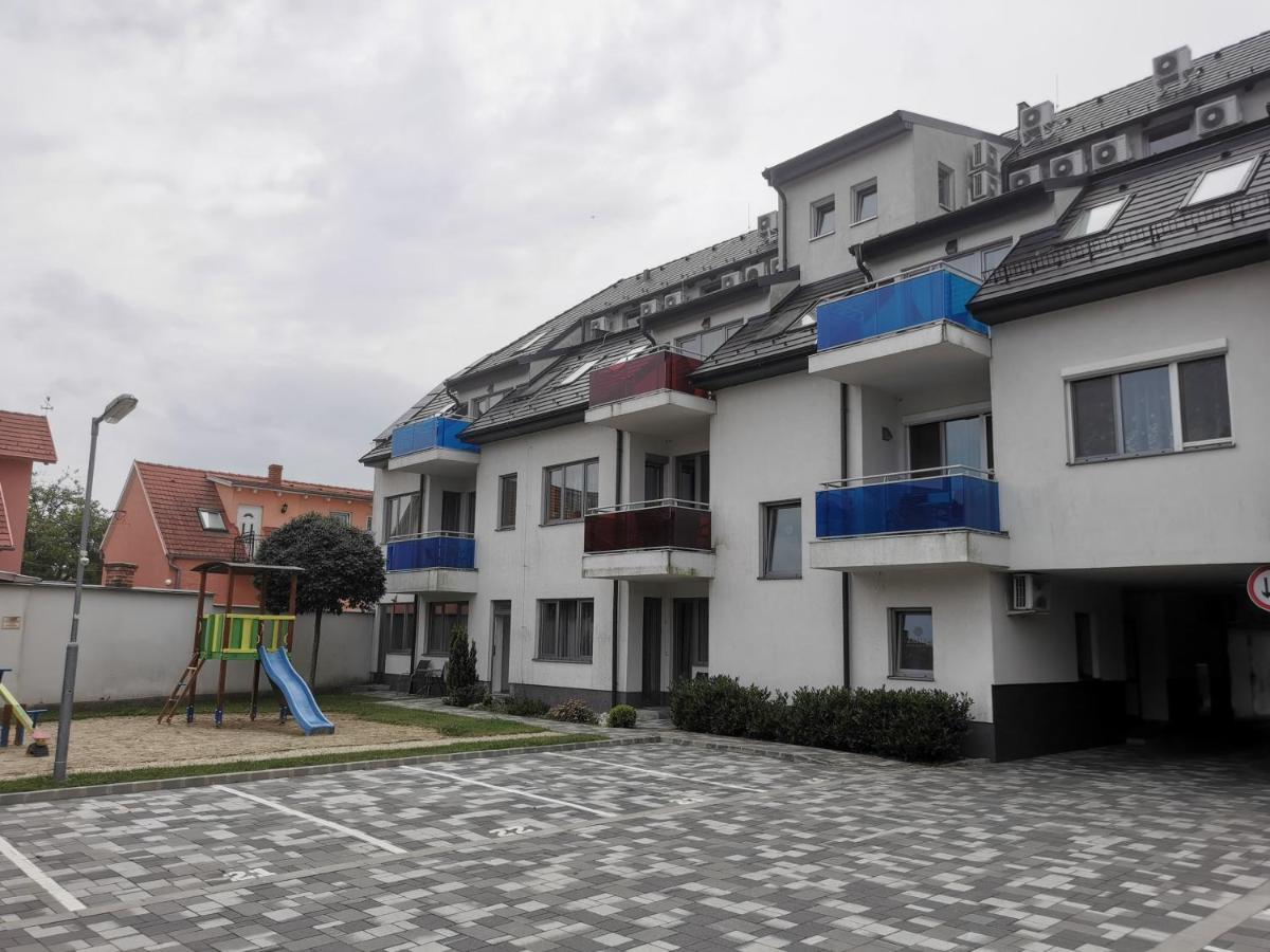 Szabo Apartman Sárvár Buitenkant foto