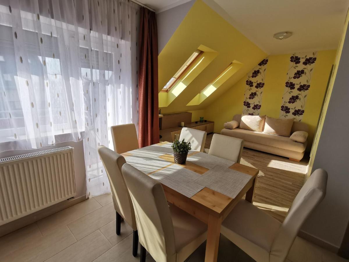 Szabo Apartman Sárvár Buitenkant foto