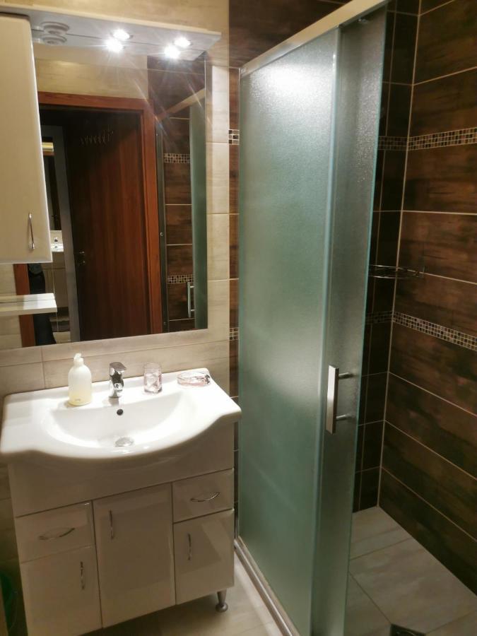Szabo Apartman Sárvár Buitenkant foto