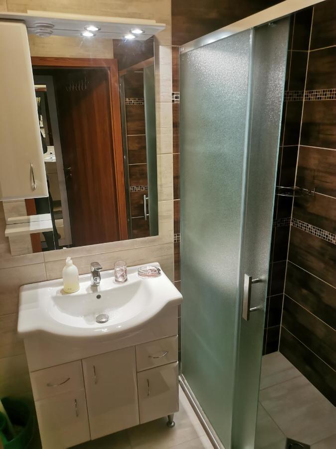 Szabo Apartman Sárvár Buitenkant foto